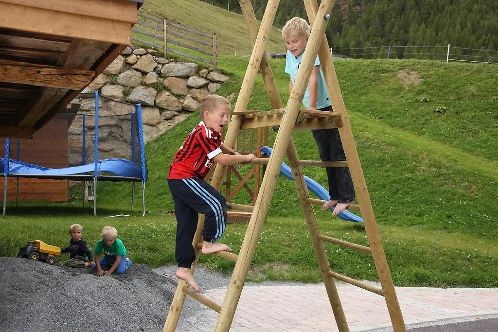 Andis Almdorf Hotel Sölden 2*,